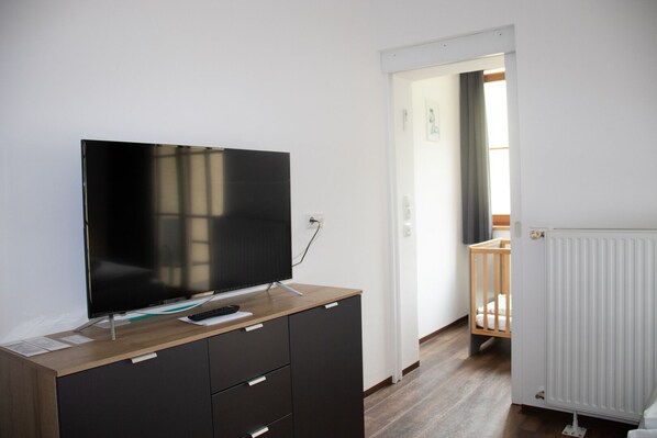 Comfort Triple Room | Living area