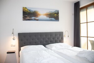 Quarto triplo conforto | Roupas de cama antialérgicas, Wi-Fi de cortesia