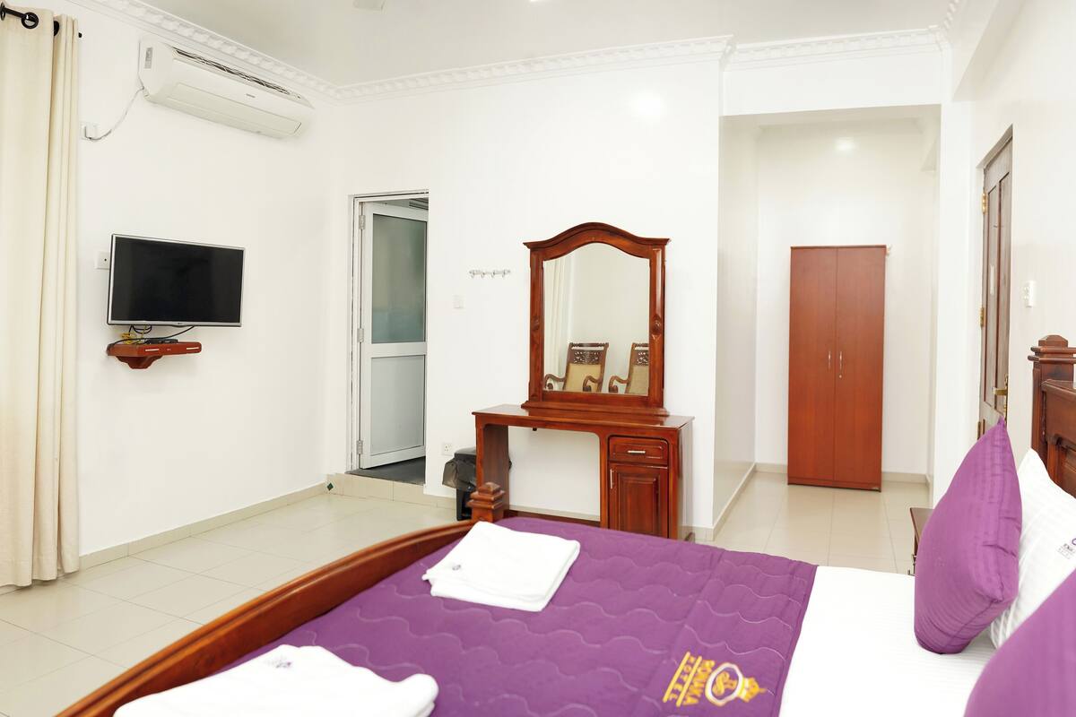 Egyptian cotton sheets, premium bedding, down duvets, memory-foam beds