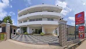 Front of property - Ronaka Airport Transit Hotel  (Seeduwa - Katunayake)