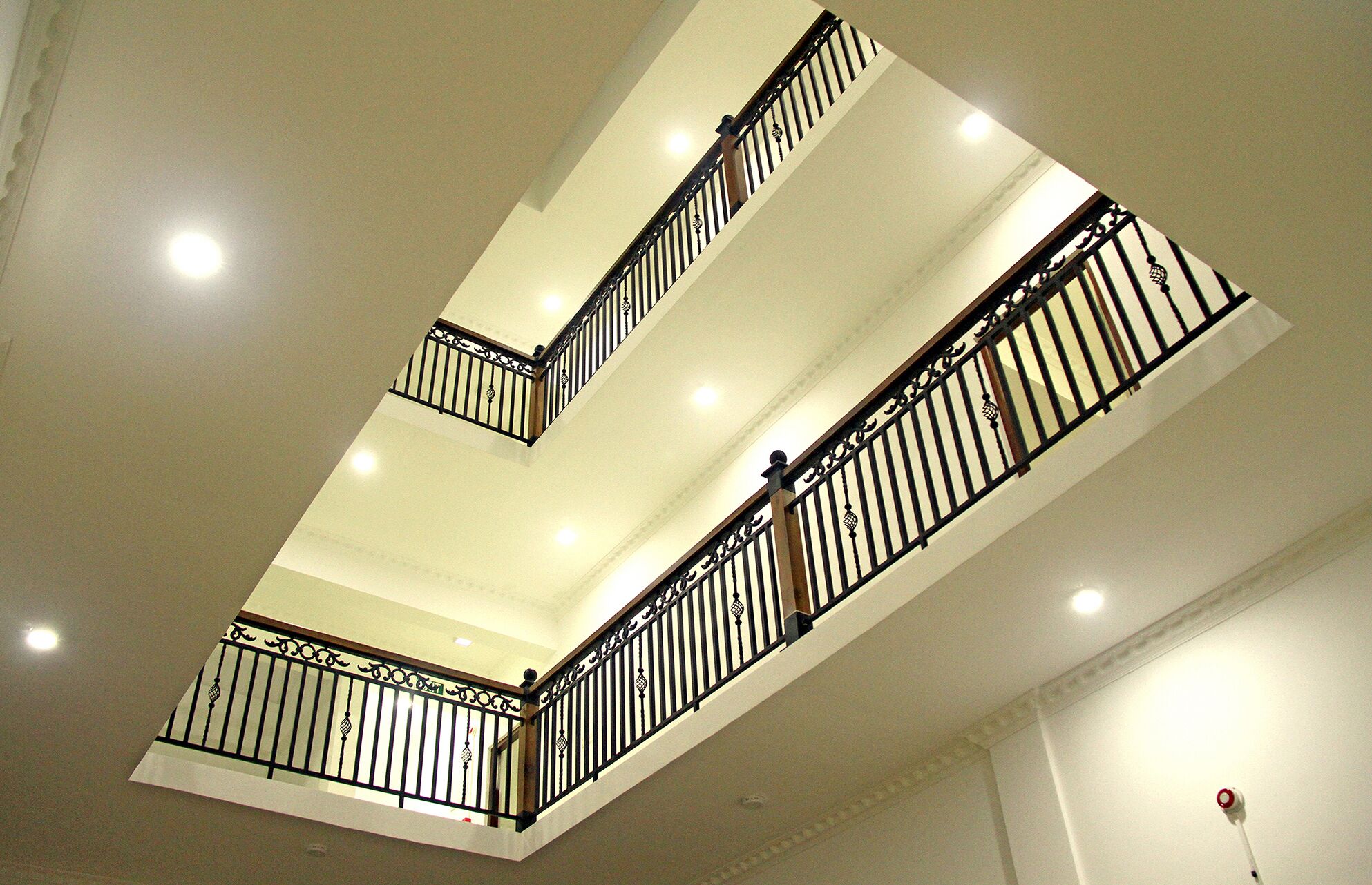 En 32-tommers LED-TV med Parabol-TV samt TV