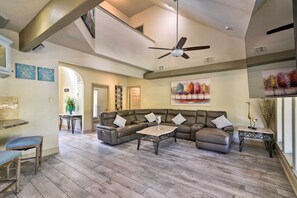 TV, fireplace - Waterfront Family Home w/ Patio in Hitchcock (Hitchcock)