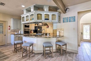 Fridge, microwave, stovetop, dishwasher - Waterfront Family Home w/ Patio in Hitchcock (Hitchcock)