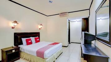 Kamar Double Deluks | Meja kerja, ruang kerja ramah laptop, Wi-Fi gratis, dan seprai linen