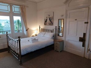 Dobbeltrom – basic, 1 kingsize-seng | Wi-fi (inkludert) og sengetøy