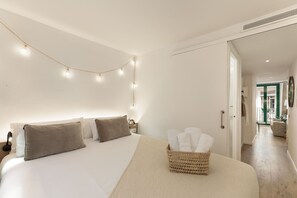 1 habitación, tabla de planchar con plancha, wifi gratis y ropa de cama 