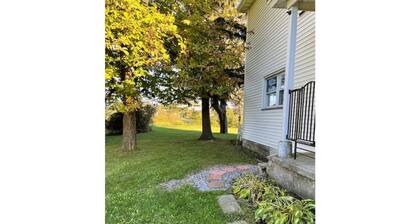 Fort Hill Hideaway Apartment-upper Not handicapped accessible.