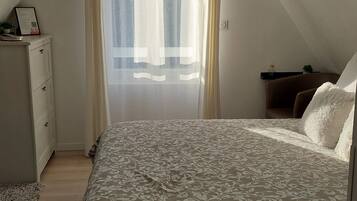 2 chambres, lit parapluie, Wi-Fi, draps fournis