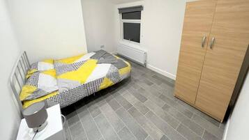 Apartment | 3 bedrooms, iron/ironing board, free WiFi, bed sheets