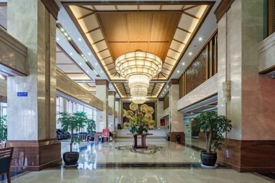 Yunqi Hotel