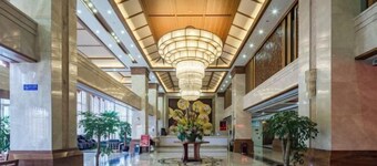 Yunqi Hotel