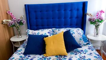 2 bedrooms, iron/ironing board, internet, bed sheets