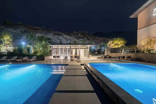 Outdoor pool - Vastroam Hotel (Yongtai)