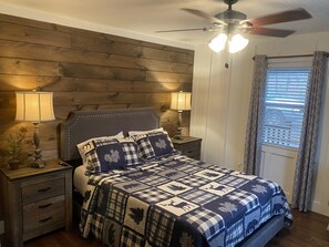 2 bedrooms, desk, free WiFi, bed sheets