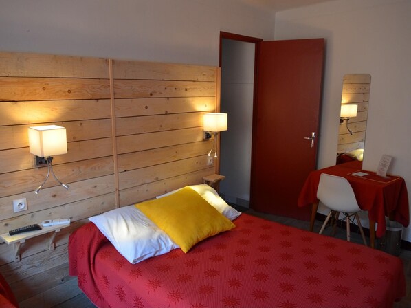 Room - Caesar Panoramic Hotel Restaurant (Bonnieux)