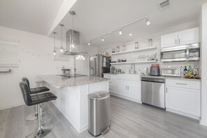 Fridge, microwave, oven, stovetop - Tampa MidTown Home w/ Free Parking (Tampa)