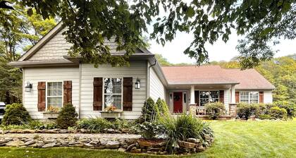 Blue Jay's Nest- Private Home MINUTES to Hidden Valley and Seven Springs!