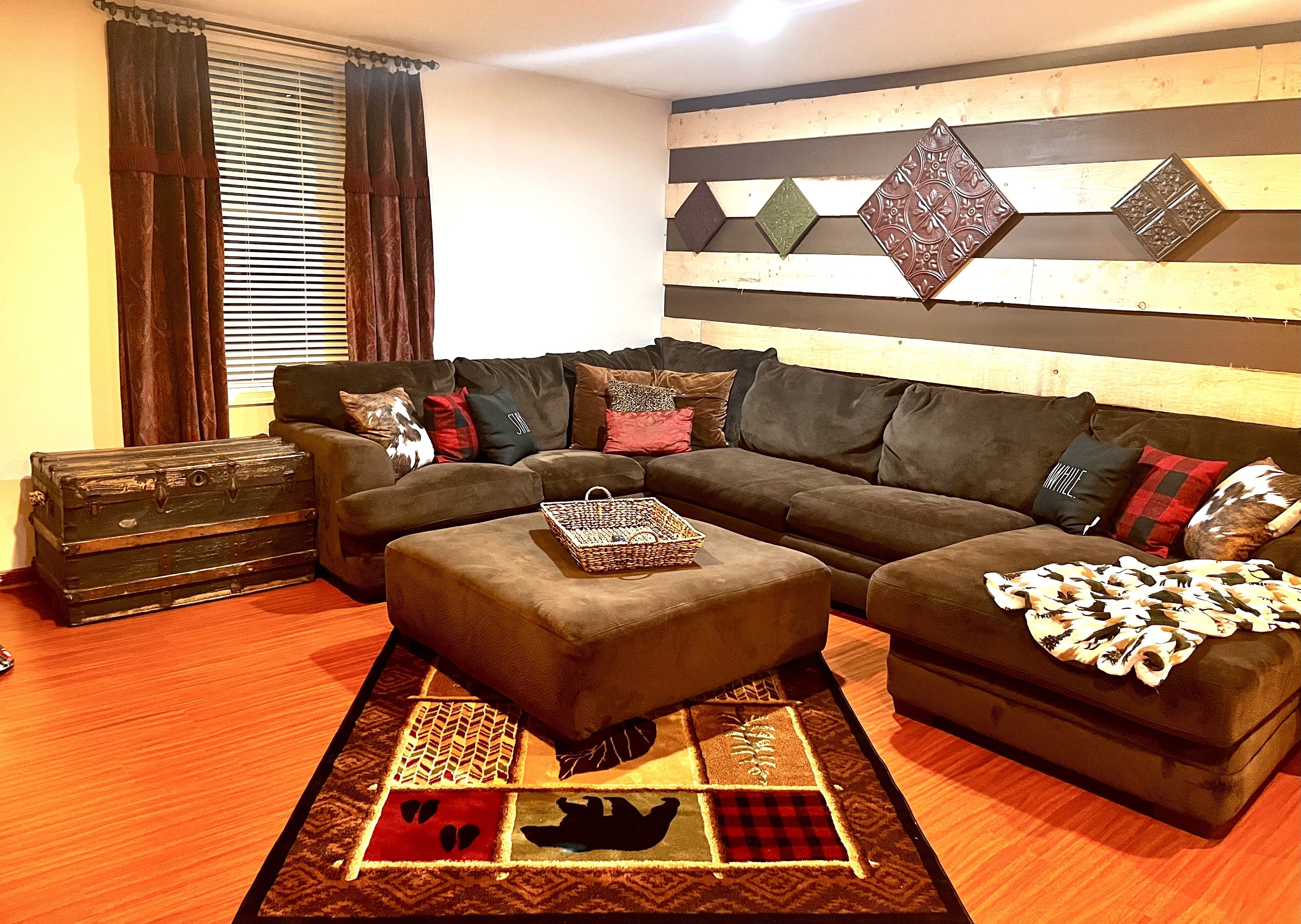 智能電視、壁爐、音響