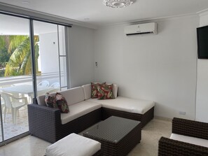 TV - Hermoso Lagos del Peñon (girardot)