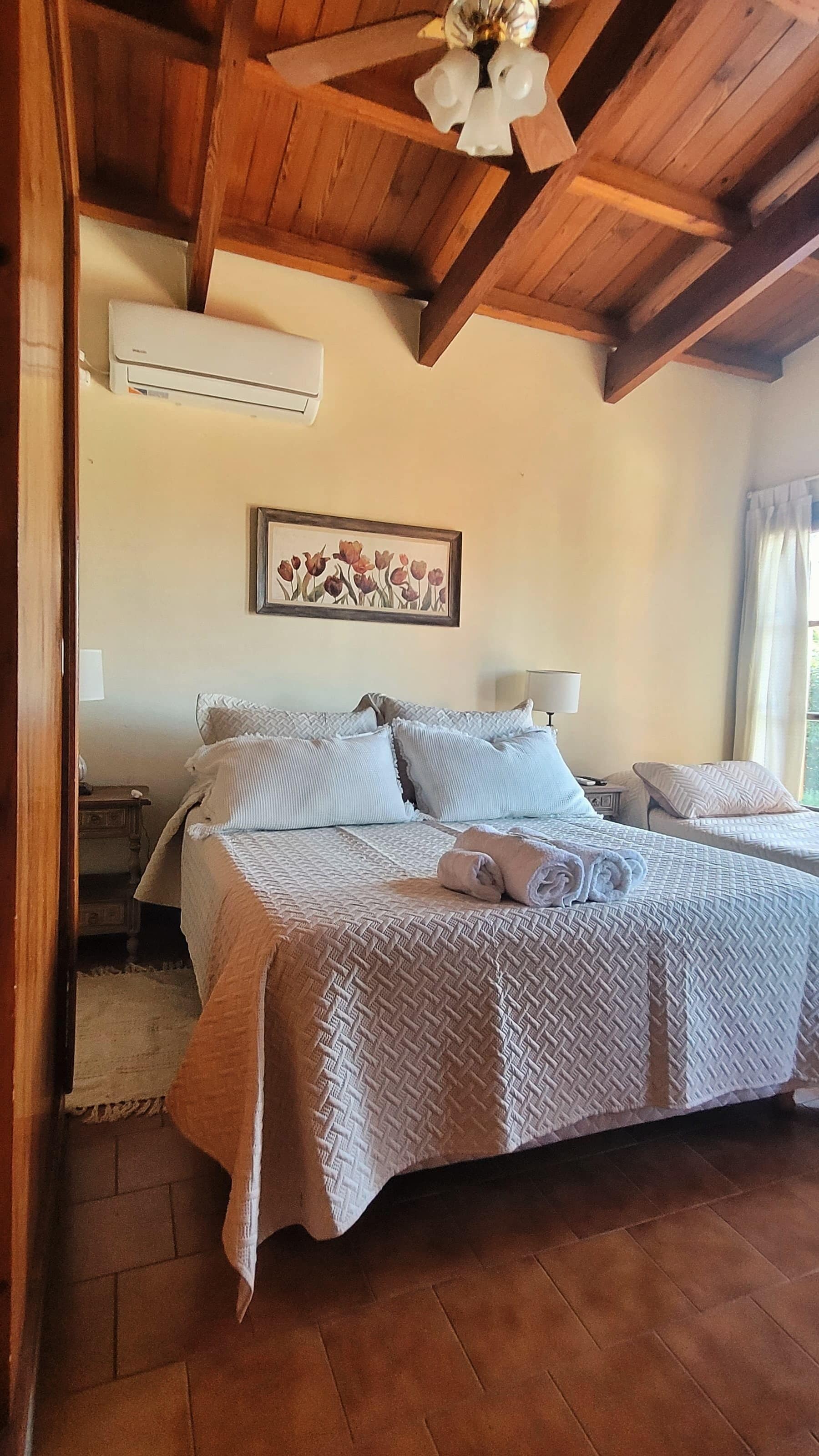 5 chambres, bureau, Wi-Fi gratuit, draps fournis