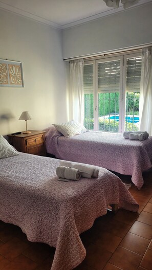 5 habitaciones, escritorio, wifi gratis y ropa de cama 