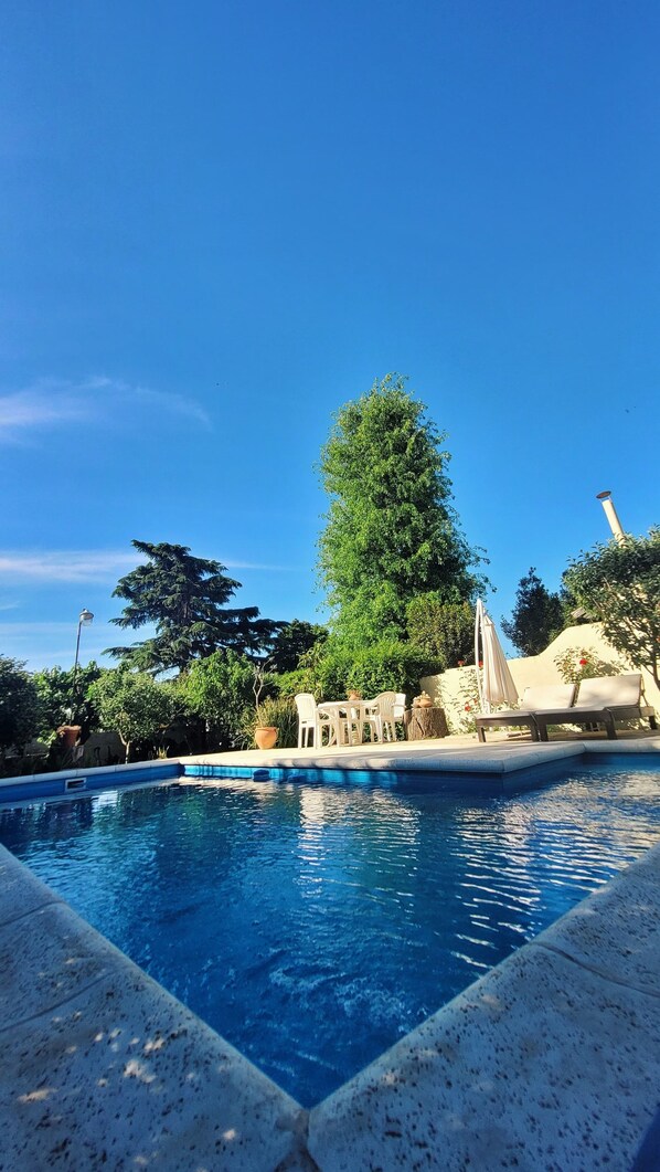 Piscina all'aperto, una piscina riscaldata