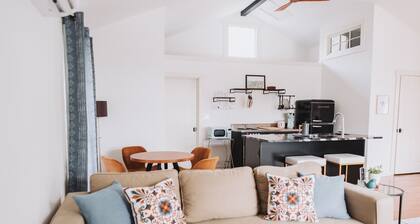 Stylish Studio Loft Apartment with cool mid-century vibes