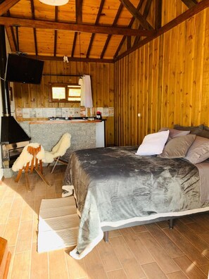 Chalet de lujo, bañera de hidromasaje, vistas a la montaña | 1 dormitorio, sábanas de algodón egipcio, ropa de cama de alta calidad