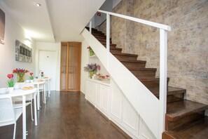 90-cm flat-screen TV with digital channels, TV - Romanticasa Navona  (Rome)