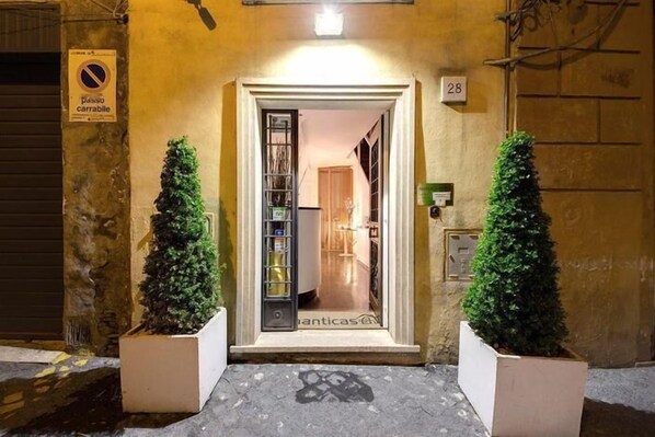 Front of property - Romanticasa Navona  (Rome)