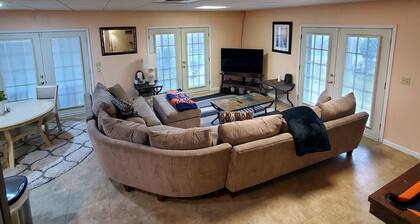 Apartment below main home - fully equipped, beautiful views, motorcycle friendly