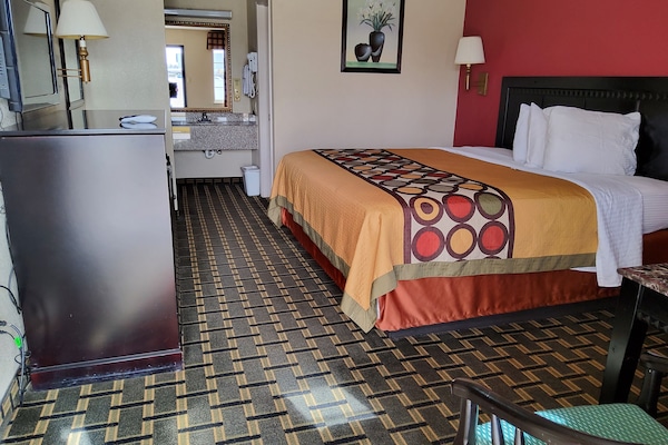 Comfort Single Room, Non Smoking | Free WiFi, bed sheets