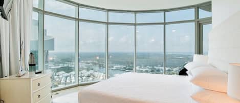 4 chambres, fer et planche à repasser, Wi-Fi gratuit, draps fournis