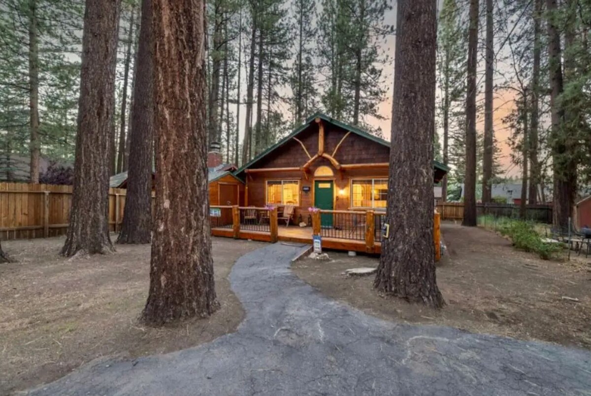 Location, Location, Location!! Emerald Isle Cabin