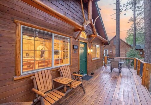 Location, Location, Location!! Emerald Isle Cabin