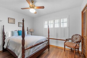 3 室のベッドルーム、アイロン / アイロン台、WiFi (無料)、ベッドシーツ