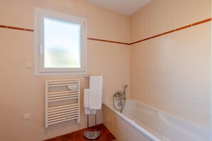 Shower, hair dryer, towels - La Retzienne - Parking - Jardin (Les Moutiers-en-Retz)