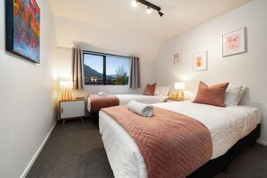 4 間睡房、熨斗/熨衫板、可攜式嬰兒床、免費 Wi-Fi