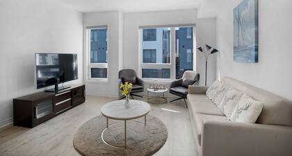 Newly Built Modern 4BR 2.5Bath Townhouse Free Parking Amazing view!Entire house