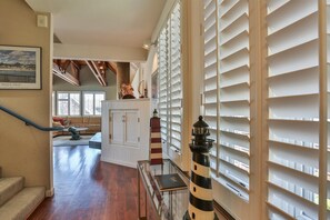 Interior - Casa Grande overlooking Twin Lakes Beach (Santa Cruz)