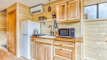 Fridge, microwave, coffee/tea maker, electric kettle