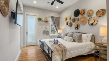 2 bedrooms, iron/ironing board, travel crib, free WiFi