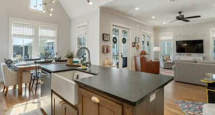 Dog Friendly Home in Carlton Landing | Blue Haven