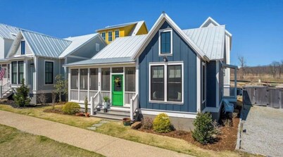 Dog Friendly Home in Carlton Landing | Blue Haven
