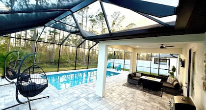 Welcome to the Beautiful Pool House of North Port!