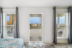 4 Schlafzimmer, Schreibtisch, Bügeleisen/Bügelbrett, WLAN