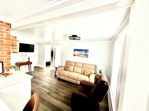 Smart TV - Retro, Classic with a splash of Downtown (Dunedin)