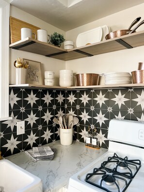 Private kitchen - High Point Corner - Best Location! (Memphis)