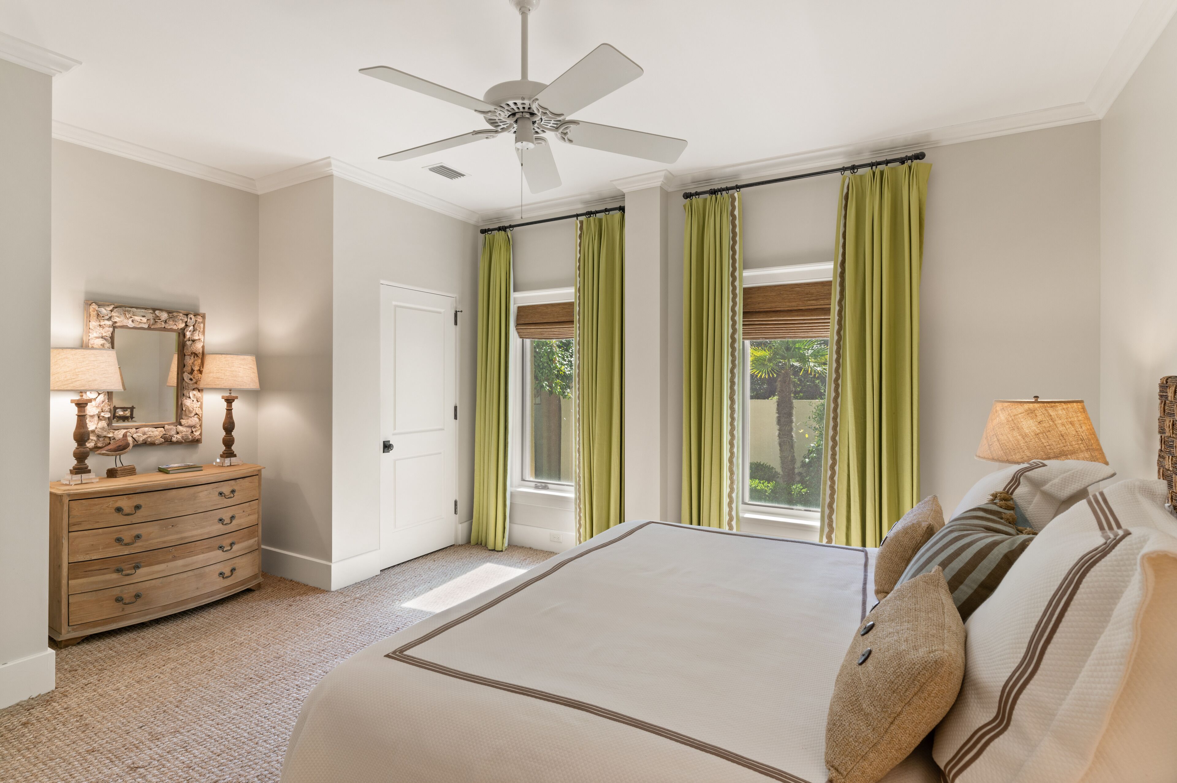 Riverfront 3 Bd \/ 4 Bath, Renov. Sea Island Home, 2 Blks to Cloister