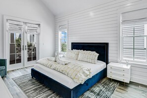 4 habitaciones, tabla de planchar con plancha, internet y ropa de cama 